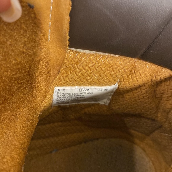 Timberland boots, kids size 6 but fits ladies 6 - Picture 3 of 3